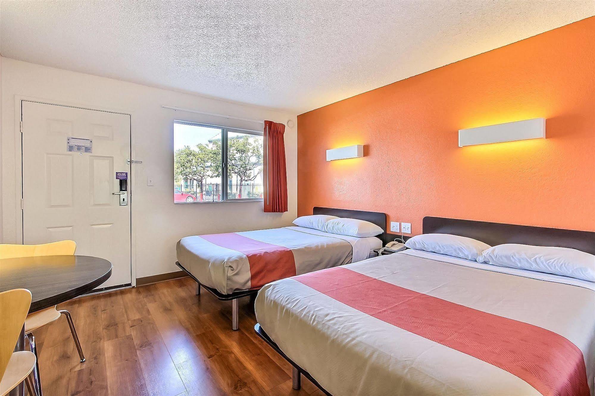 Hotel 6-campbell, Ca - San Jose Campbell